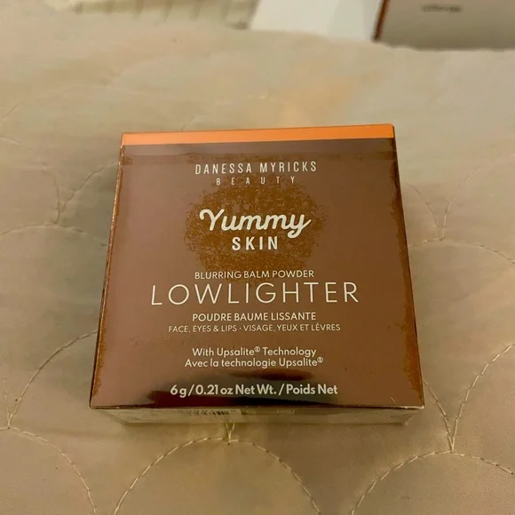 DANESSA MYRICKS Yummy Skin Blurring Balm Powder Lowlighter New & Sealed - Picture 1 of 4